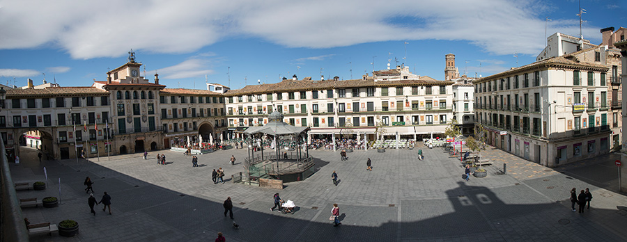 Vista general de la Plaza de los Fueros (Foto: B. Aldanondo)